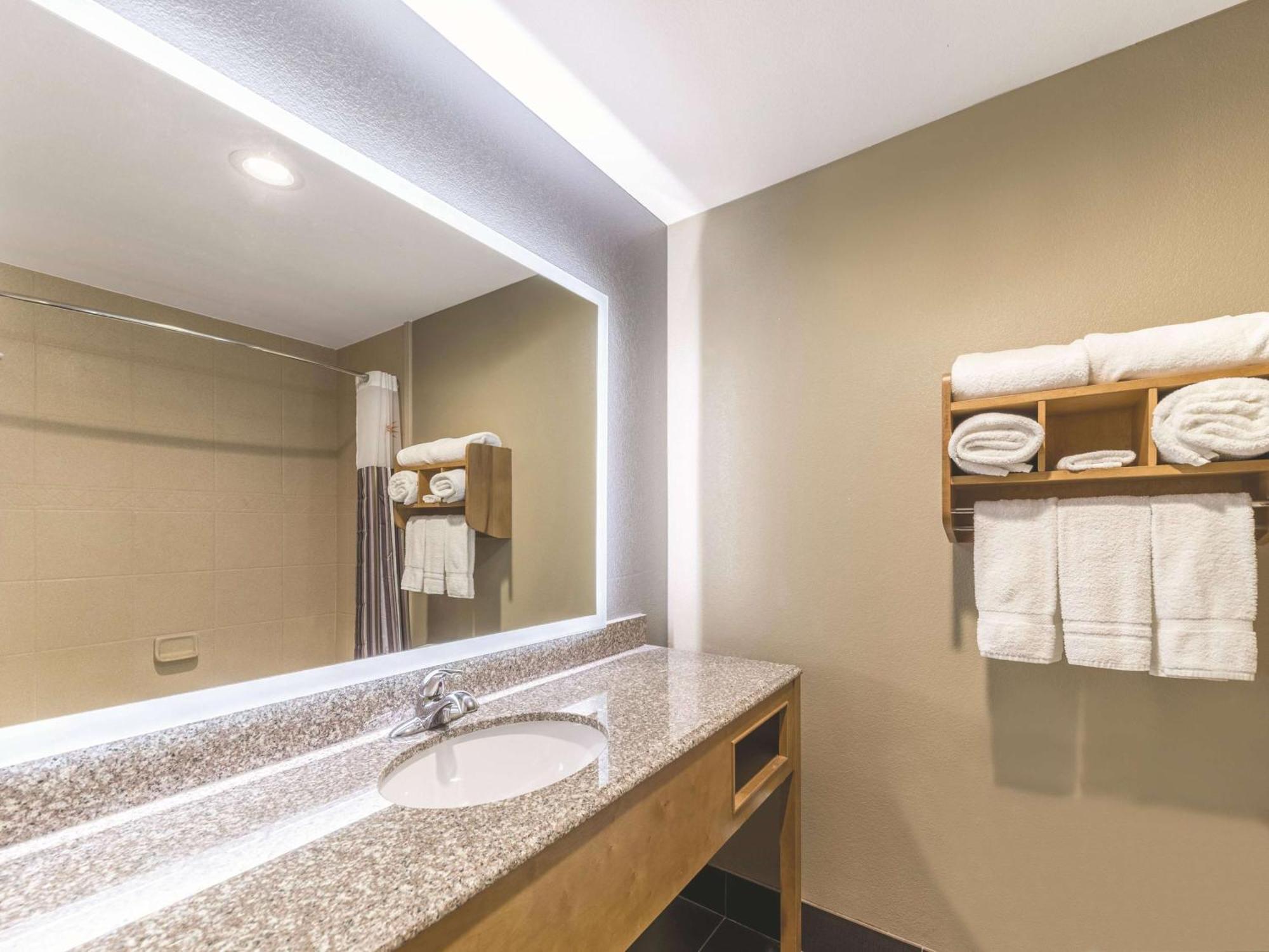 La Quinta By Wyndham Tulsa - Catoosa Hotel Buitenkant foto