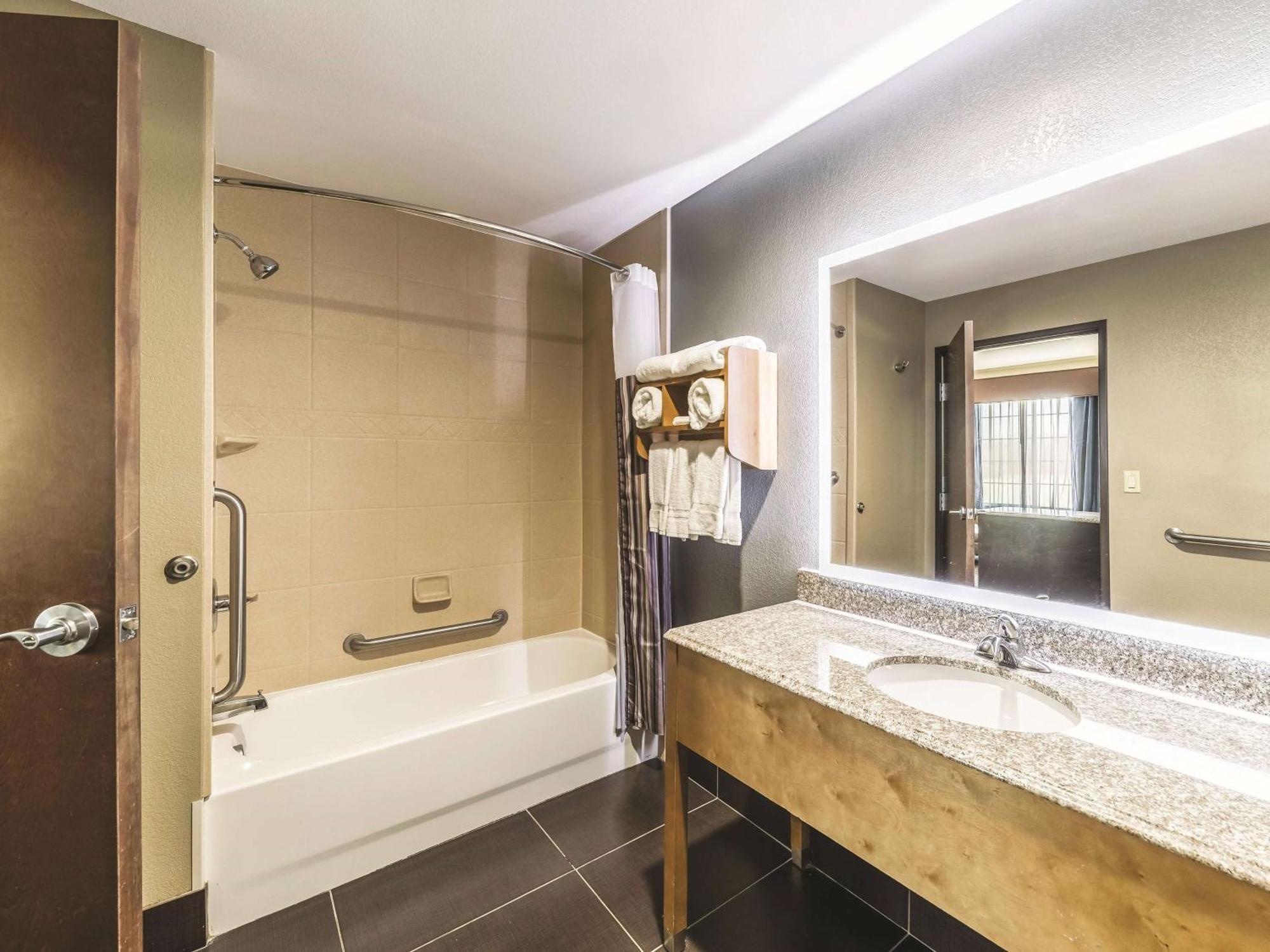 La Quinta By Wyndham Tulsa - Catoosa Hotel Buitenkant foto